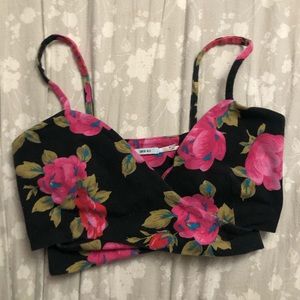 ❌donating tomorrow❌ Urban crop top